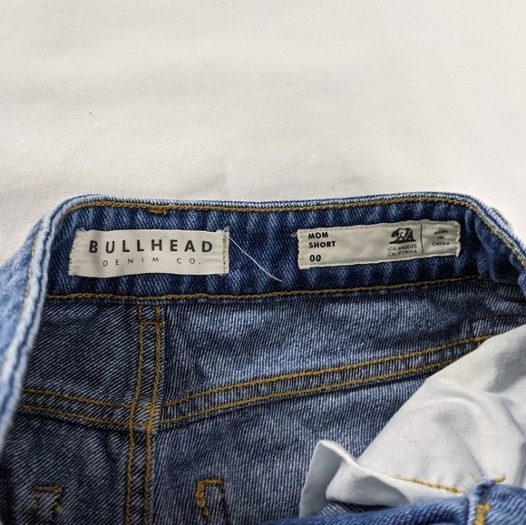 Bullhead Distressed Patchwork High Rise Mom Jean Shorts - Picture 3 of 9